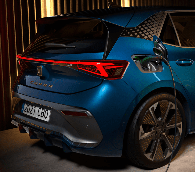 Cupra Born bliver opladet