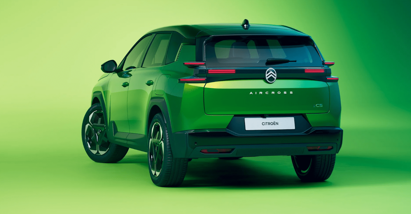 Citroën elbil på grøn baggrund